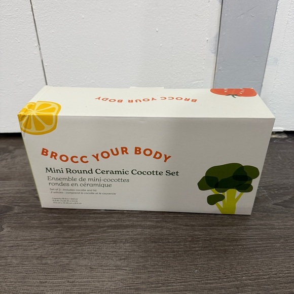 New In Box Mini Round Ceramic Cocotte Set of 2 - Picture 4 of 11